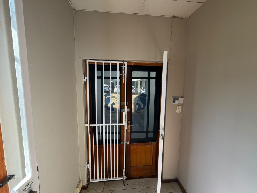 To Let Commercial Property for Rent in Rosenpark Western Cape